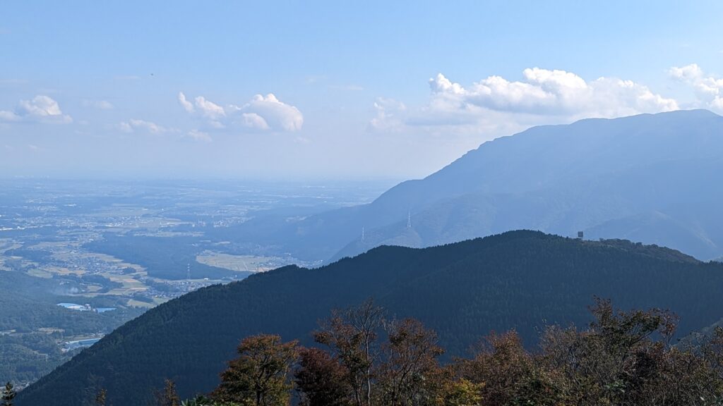 長楽寺から狗留孫岳に登り烏帽子岳を経て時山に下山